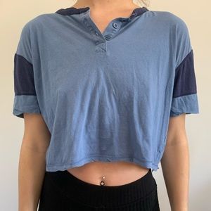 Blue cropped casual tee